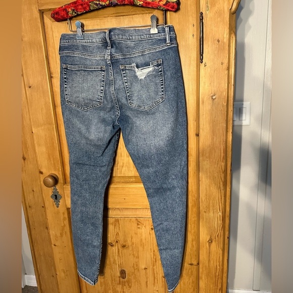 Gap True Skinny Ankle Mid Rise Jeans Size 8/29 Distressed - Picture 2 of 8